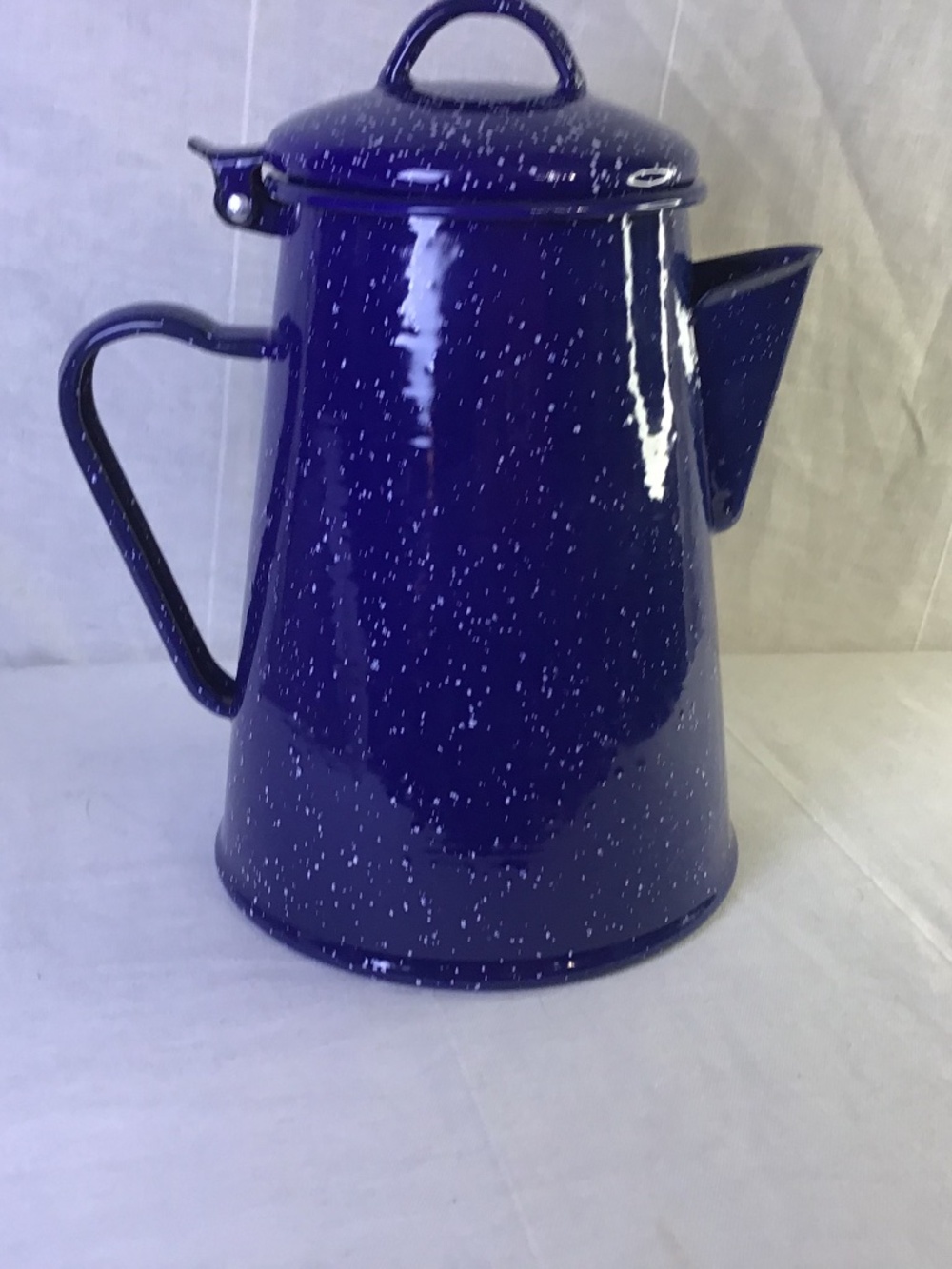 NWOT Cowboy Speckled Enamelware Camping 8 cups Coffee / Tea Pot. Rustic Decor